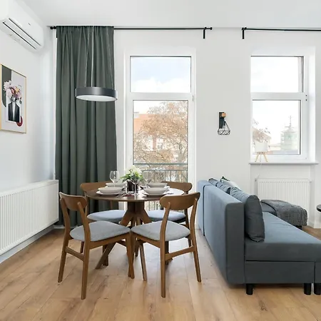 Klimatyzowane I Stylowe W Poznaniu Blisko Parku By Renters * Posen